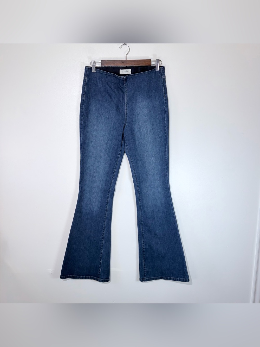 Jessica Simpson Flare Jeans pull on women's size 30